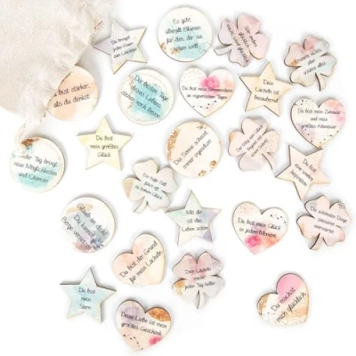 Abbildung von Logbuch Verlag 24 kleine Geschenke Glückstaler mit Sprüchen Liebe Freundschaft Motivation Glücksbringer Weihnachten 4 cm