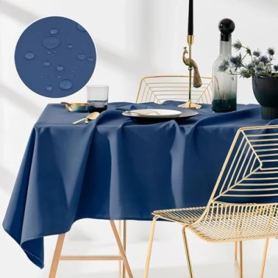 Abbildung von ROOM99 Aura Tischdecke 130 x 180 cm Tischtuch Tafeldecke Fleckschutz Abwaschbar Wasserabweisend Schmutzabweisend Polyester Rechteckig Bankett Dekoration Ganzjährig Dunkelblau
