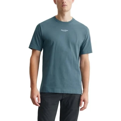 Abbildung von Marc O&#039;Polo T Shirt ein kleines, dezentes Logo in Kontrastfarbe ziert die Brust