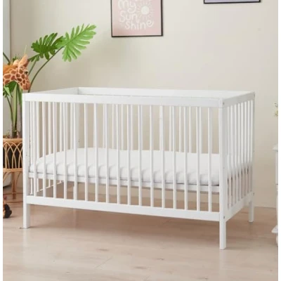 Abbildung von Alavya Home® Babybett TOBI I Das Beste für Kleine Babys 9 fach höhenverstellbarer EN 716 1, 60x120 mit Matratze Gitterbett Baby Bett Weiß aus Buchenholz