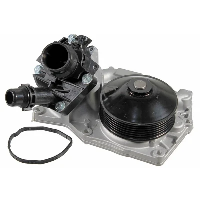 Abbildung von METZGER 4007048 Wasserpumpe mit Dichtungen Thermostat mechanisch Gehäuse BMW: 5 Limousine, Touring, 1 Schrägheck