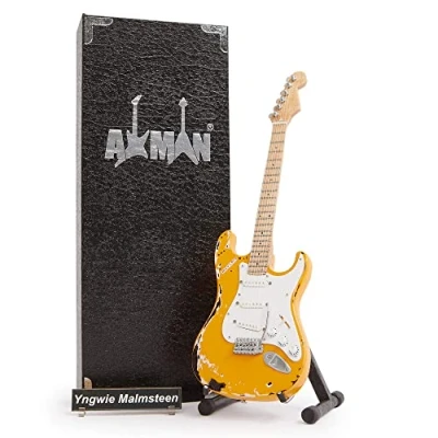 Abbildung von Yngwie Malmsteen Gitarre Miniaturgitarre Nachbildung Musikgeschenke Handgemachte Ornamente Maßstab 1/4 Inklusive Displaybox, Namensschild und Miniaturgitarrenständer