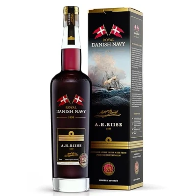 Abbildung von A.H. Riise Royal Danish Navy Strength Premium Spirituose auf Rumbasis Kräftiger Geschmack Subtile, liebliche Noten 700 ml 55% Vol.