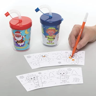 Abbildung von Baker Ross FC148 Weihnachtsbecher zum Ausmalen für Kinder 3er Pack, Plastikbecher mit biegsamen Strohhalmen Gestalten und Verwenden