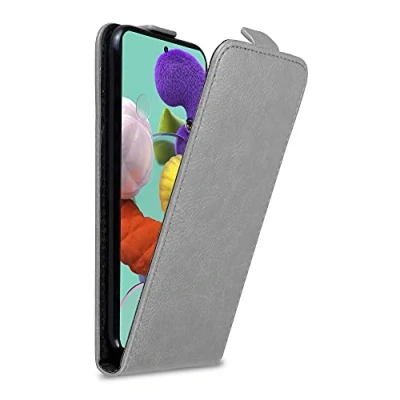 Abbildung von Cadorabo Hülle kompatibel mit Samsung Galaxy A51 5G Flip Design aus Premium Kunst Leder Klappbare Stoßfeste Magnetische Cover für Tasche in Rot
