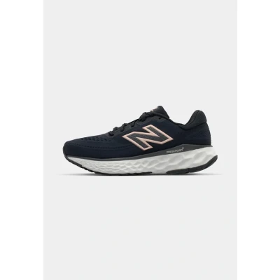 Abbildung von New Balance Fresh FOAM X EVOZ V4 Laufschuh Straße, Damen, Größe: 38, Phantom Schuhe