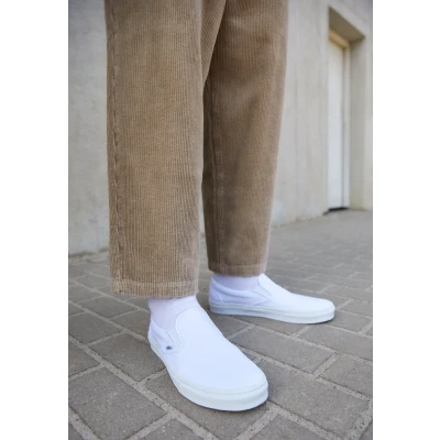 Abbildung von VANS UA Classic Slip On True White 44