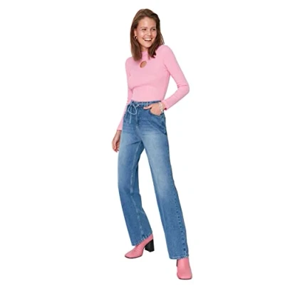 Abbildung von Trendyol Women&#039;s Zerrissene detaillierte hohe Taille 90er Jahre breite Beinjeans Jeans, Blue, 42