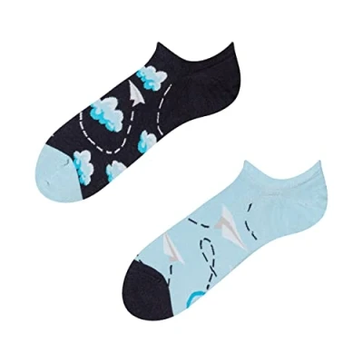 Abbildung von Dedoles Socken Unisex Damen Herren &amp; Kinder Baumwolle viele lustige Designs 1 Paar Geschenk links rechts verschieden, Farbe Blau, Motiv Papierflugzeuge und Wolken, Gr. 35 38