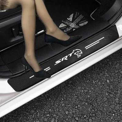 Abbildung von 4 Stück Auto Einstiegsleisten Schutz Aufkleber für Dodge Charger Durango Challenger SRT, Kohlefaser Türschweller Trittschutz Lackschutzfolie (SRT)