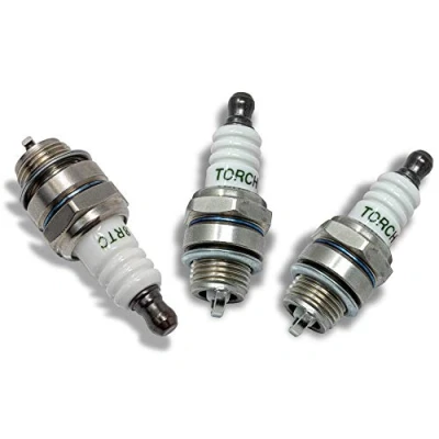 Abbildung von 3 Zündkerzen, Ersatz Zündkerzen Set TORCH L8RTC, passend für Atika Gartengeräte, z. B. ELB 52, Gartenpflegeset BMGS 30 u.v.m.