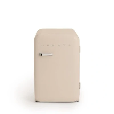 Abbildung von CREATE / RETRO FRIDGE 83.5 SILVER/Kühlschrank in Sand, Griff Silber 98W, niedriger Verbrauch, 2 Ablagen, Temperaturregler, Flaschenhalter, 56x54x84cm