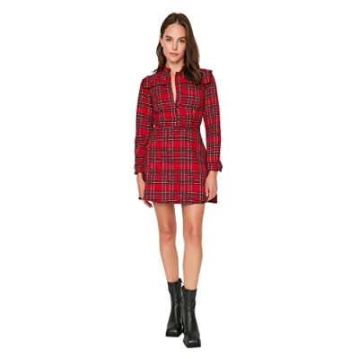 Abbildung von Trendyol Damen Woman Mini Bodycon V neck Woven Dress, Rot, 36 EU