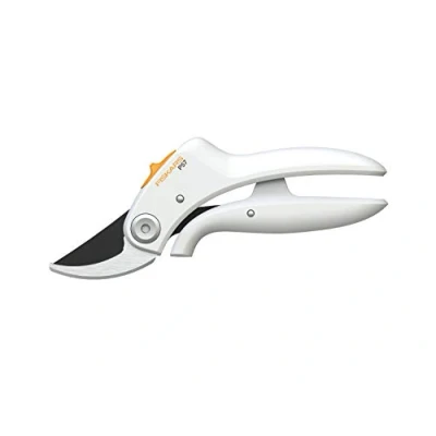 Abbildung von Fiskars Gartenschere Light Bypass P57