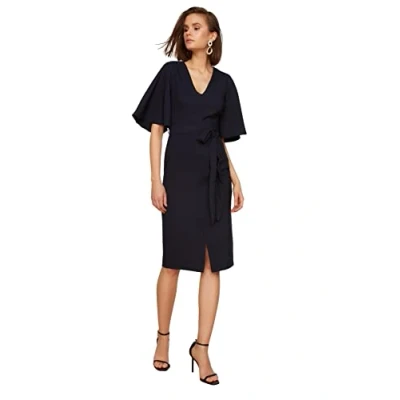 Abbildung von Trendyol Damen Midi Bodycon Slim Fit Woven Dress Kleid, Marineblau, 66