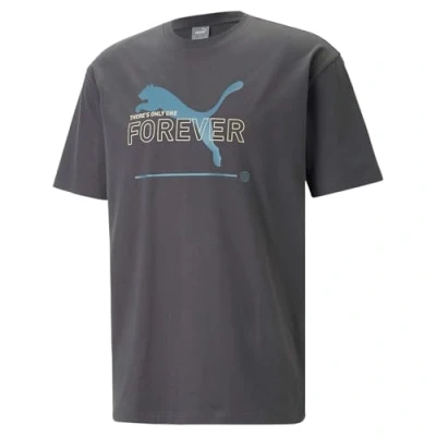 Abbildung von PUMA Herren ESS Better Relaxed Graphic Tee T Shirt, Flach, dunkelgrau, S