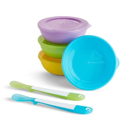 Abbildung von Munchkin Babyschüssel mit Deckel, für Babys &amp; Kleinkinder, Esschale aus Plastik, spülmaschinenfest, BPA frei und mikrowellengeeignet, ideal zur Beikosteinführung, 4er Set