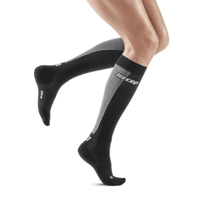 Abbildung von CEP Compression Ultralight Kneehigh Sportsocken, Damen, Größe: Small, Black grey