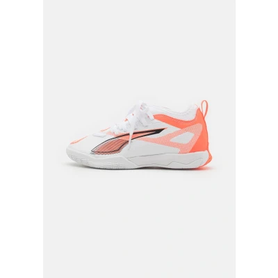 Abbildung von ULTRA 5 MATCH IT Mid Fußballschuhe Jugendliche PUMA White Black Glowing Red