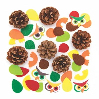 Abbildung von Baker Ross FE638 Tannenzapfen Bastelset, Form: Eule, 6 Stück, Filz Basteln für Kinder, DIY Halloween Dekorationen, Kreative Aktivitäten Grün, Mittel
