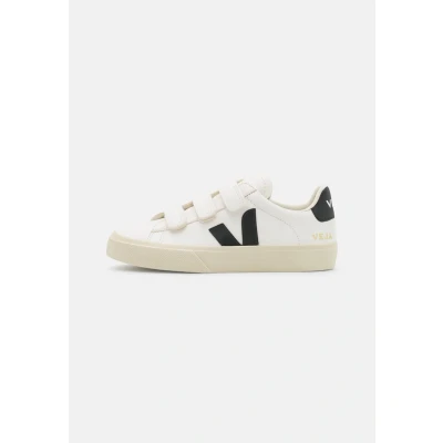 Abbildung von Veja Recife LOGO Sneaker low, Damen, Größe: 40, Extra white/black Leder und textil