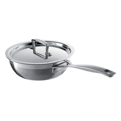 Abbildung von Le Creuset Antihaftbeschichtete Sautépfanne mit Gegengriff aus 3 ply Edelstahl Deckel, Ø 24 cm, Für alle Herdarten inkl. Induktion geeignet, Silber, 96201424001000