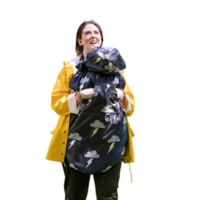 Abbildung von Babywearing: Wasserfester Wetterschutz für Tragetuch und Babytrage Silber Blitz