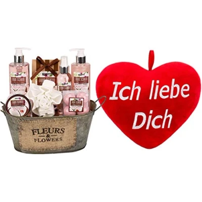 Abbildung von BRUBAKER Cosmetics 12 teiliges Geschenkset Bade und Dusch Set Kokosnuss &amp; Erdbeer Duft mit einem Ich Liebe Dich Herz