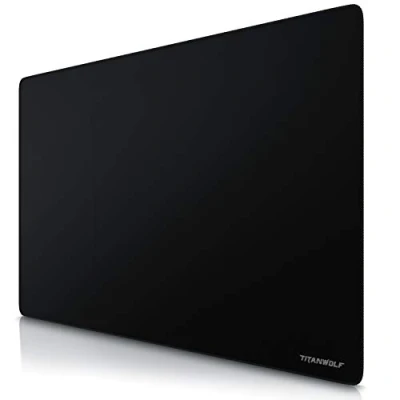 Abbildung von Titanwolf Übergröße Mauspad Gaming 900x600mm XXL Mousepad groß Tischunterlage Extra Large Size für Präzision Geschwindigkeit Roccat Razer Logitech Maus und Tastatur schwarz