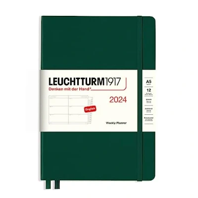 Abbildung von LEUCHTTURM1917 367608 Wochenkalender Medium (A5) 2024, 12 Monate, Forest Green, Englisch