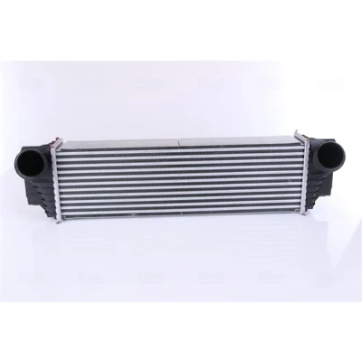 Abbildung von NISSENS 96100 Ladeluftkühler BMW: 5 Limousine, 7, Touring