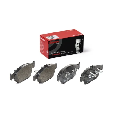 Abbildung von BREMBO P 50 106 Bremsbelagsatz für Verschleißwarnanzeiger vorbereitet mit Anti Quietsch Blech ohne Zubehör MERCEDES BENZ: E Klasse Coupe