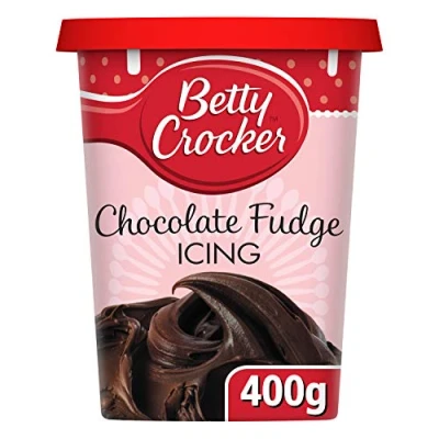 Abbildung von Betty Crocker Indulgent CHOCOLATE FUDGE Icing 2x 400g (800g) Schokoladen Toffee Kuchenglasur
