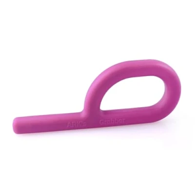 Abbildung von ARK® Grabber Standard in glatt oder texturiert mit einfacher Handhabung für Kinder durch Schlaufenform inkl. ATC Pflegeanleitung Kiefermotorik, Beißblock, Kauen, Zahnen (glatt, weich magenta)