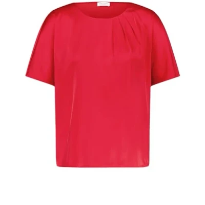 Abbildung von GERRY WEBER Kurzarmshirt Fließendes Blusenshirt mit Material Patch