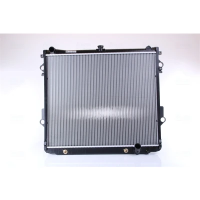 Abbildung von NISSENS 646827 Kühler, Motorkühlung Aluminium 590 715 48 Kühlrippen gelötet TOYOTA: Land Cruiser 200