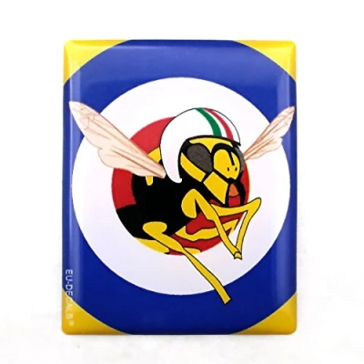 Abbildung von 3D Aufkleber für die Vorderseite (Horncasting) Abzeichen Ihres blauen Zieles und das MioVespa Logo verschiedene Vespa Modelle von MioVespa.