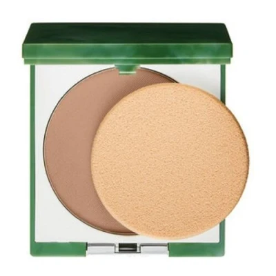 Abbildung von Clinique Stay Matte Sheer Pressed Powder 017 Golden 7,6 g