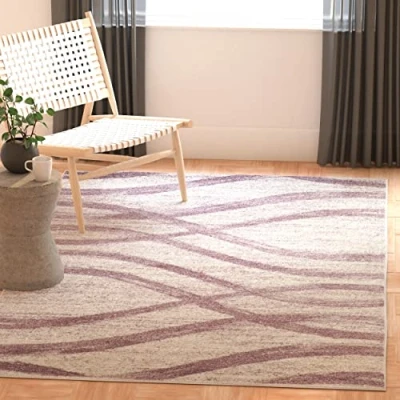 Abbildung von SAFAVIEH Distressed Teppich für Wohnzimmer, Esszimmer, Schlafzimmer Adirondack Collection, Kurzer Flor, Creme und Lila, 91 X 152 cm
