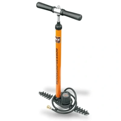 Abbildung von SKS GERMANY RENNKOMPRESSOR MESSINGNIPPEL Standpumpe (Luftpumpe SV Ventile, Präzisions Manometer, Metallrohr, Gusseisenfuß, Holzgriff, max. Druck: 16 bar / 230 PSI), orange