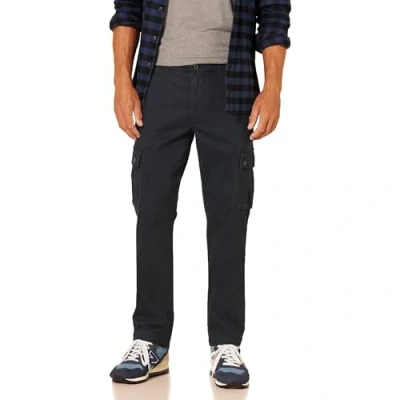 Abbildung von Amazon Essentials Herren Schmal geschnittene Stretch Cargohose (erhältlich in Big &amp; Tall), Schwarz, 40W / 34L