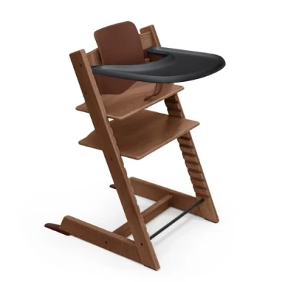 Abbildung von Stokke Tripp Trapp Hochstuhl (Warm Brown) mit Tray (Black) ein verstellbares, ergonomisches und leicht zu reinigendes Babyset für Kinder im Alter von 6 36 Monaten