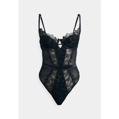 Abbildung von LASCANA Stringbody, aus edler Spitze und schimmerndem Soft Mesh, sexy Dessous