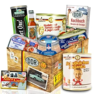 Abbildung von Traumfrau DDR Paket Idee für Geschenke Ostprodukte Set
