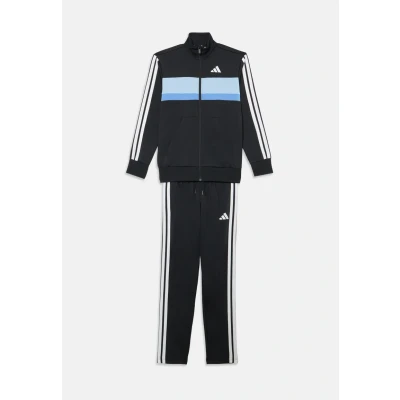 Abbildung von adidas Unisex Kinder SEASONAL ESSENTIALS TIBERIO 3 STRIPES TRICOT TRACKSUIT, black/glow blue/blue fusion/white, 13 14 Years