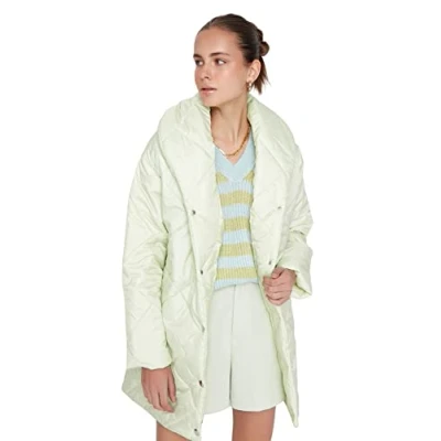 Abbildung von Trendyol Damen Oversize Puffer Plain Webstoff Winterjacke Coat, Helles Khaki, L EU