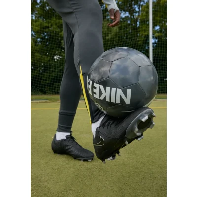 Abbildung von Nike Performance Phantom GX II Academy Fußballschuh Nocken, Herren, Größe: 38, Black Schuhe