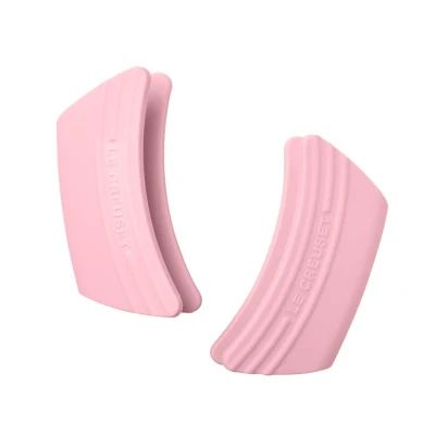 Abbildung von Le Creuset 2er Set Griffschutz aus Silikon, Anpassungsfähig, Hitzebeständig bis 250C, Pink, 42813002310000