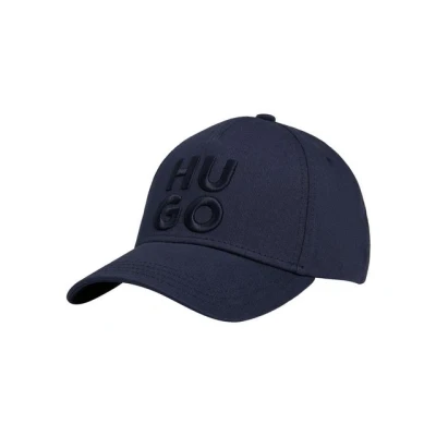 Abbildung von HUGO Fitted Cap Jude Stacked mit 3D Logostickerei, verstellbarer Verschluss