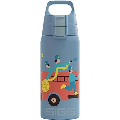Abbildung von SIGG Isolierte Trinkflasche Kinder Shield Therm One Blue World Kohlensäuregeeignet Auslaufsicher Spülmaschinenfest BPA frei 90% recycelter Edelstahl Blau mit Meerestieren 0,5L